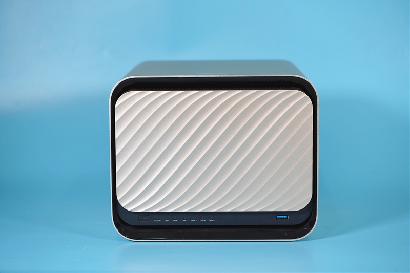 5盘位NAS只需2399元!联想个人云存储X1评测:小白也能轻松组RAID插图2 5盘位NAS只需2399元!联想个人云存储X1评测:小白也能轻松组RAID插图2