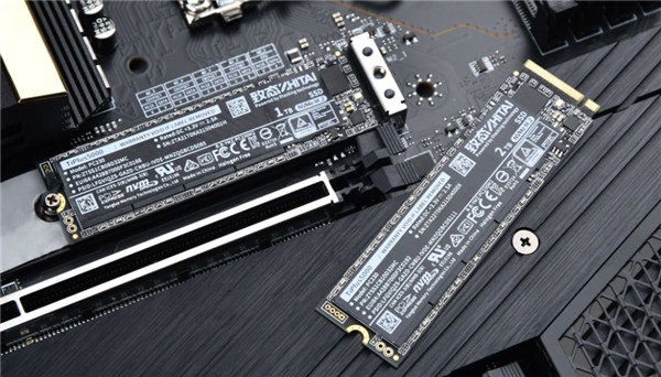 笔记本电脑加硬盘,选机械硬盘还是固态硬盘?插图3 笔记本电脑加硬盘,选机械硬盘还是固态硬盘?插图3