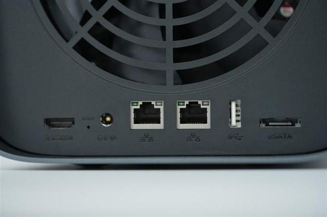 最懂国人的NAS来了！极空间Z4 Pro评测：实战20分钟搞定2台虚拟机插图6