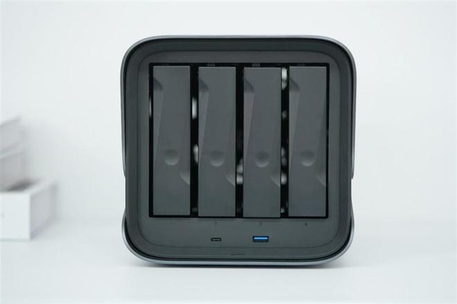 最懂国人的NAS来了！极空间Z4 Pro评测：实战20分钟搞定2台虚拟机插图7